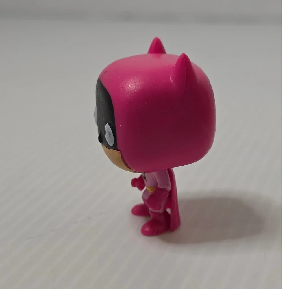 Funko Pint Size‎ Heroes Small Pink Batman Fair MINI size